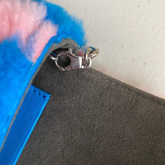 Fendi baguette crossbody bag - Picture 9 of 15